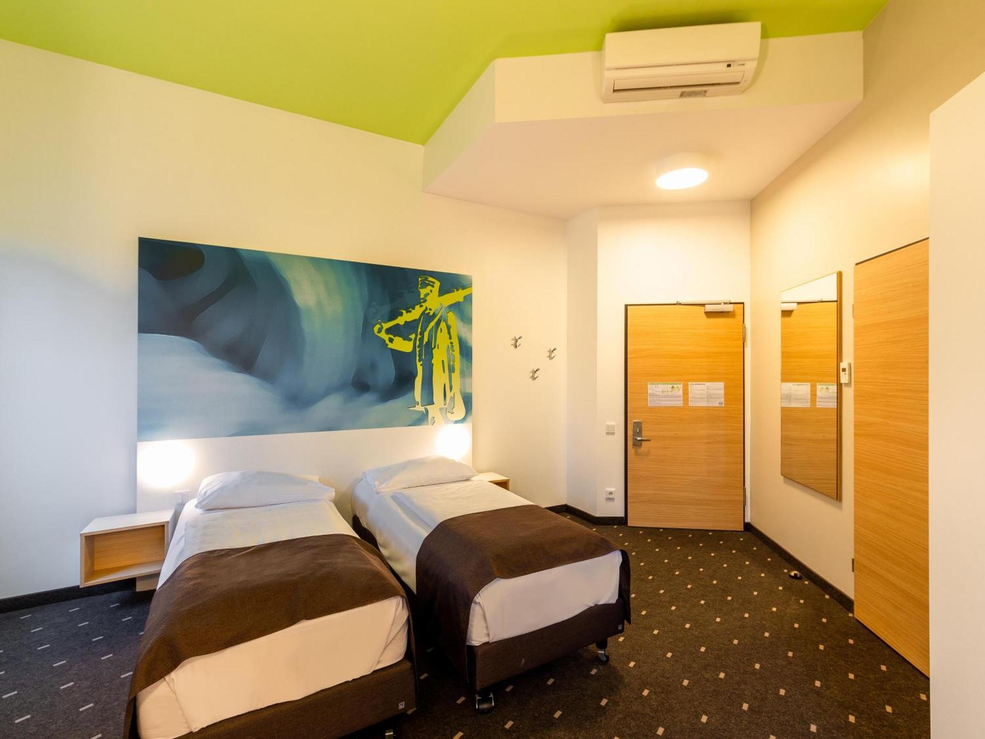 B&B Hotel เครเฟลด์ ภายนอก รูปภาพ