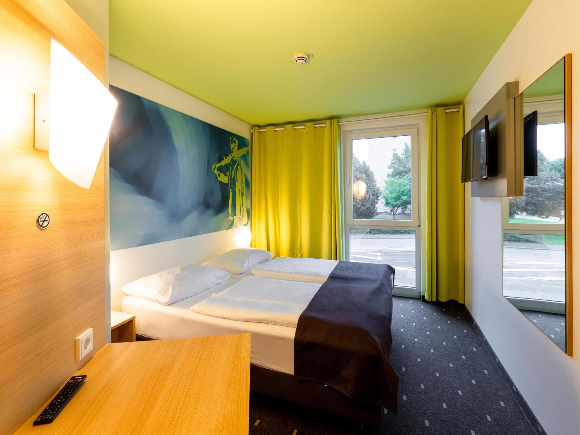 B&B Hotel เครเฟลด์ ภายนอก รูปภาพ