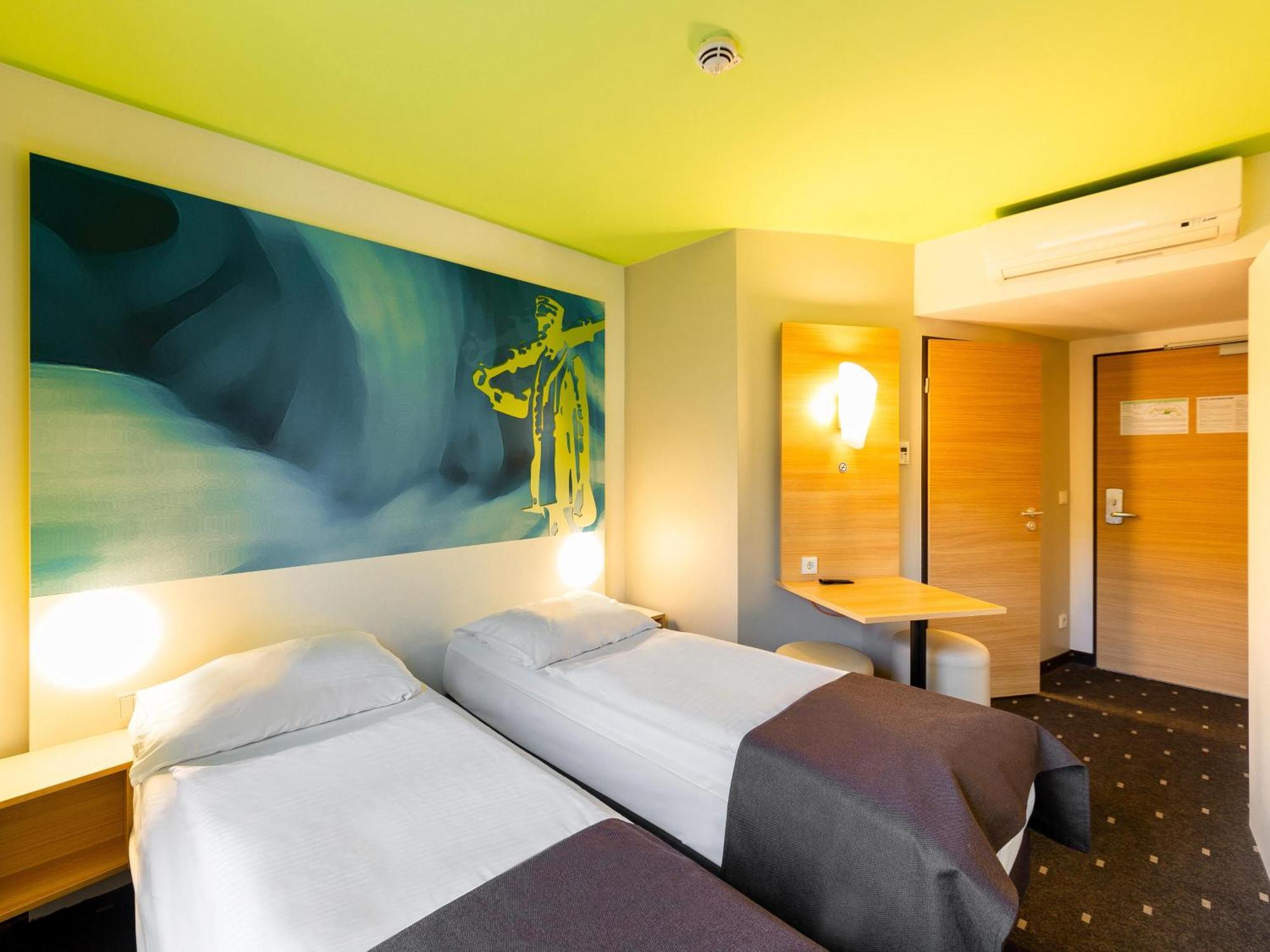 B&B Hotel เครเฟลด์ ภายนอก รูปภาพ